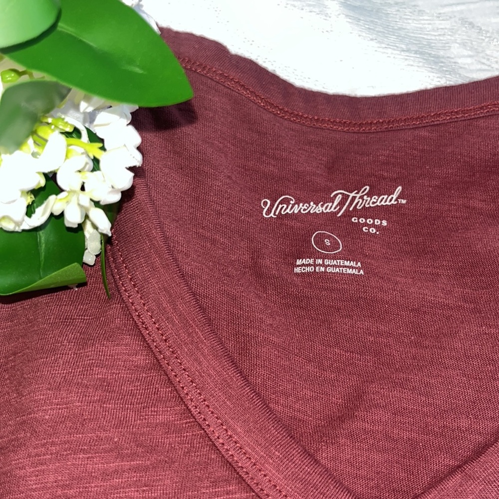 Universal Thread V-Neck Tees - Picture 3 of 5